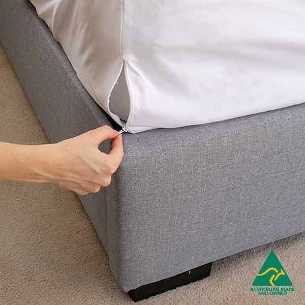 Image of Waterproof Mattress Sleeve; White; Single by MiNappi